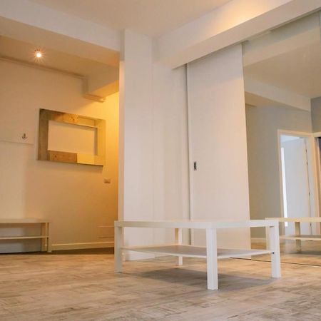 Central Bliss Apartamento Suceava Exterior foto