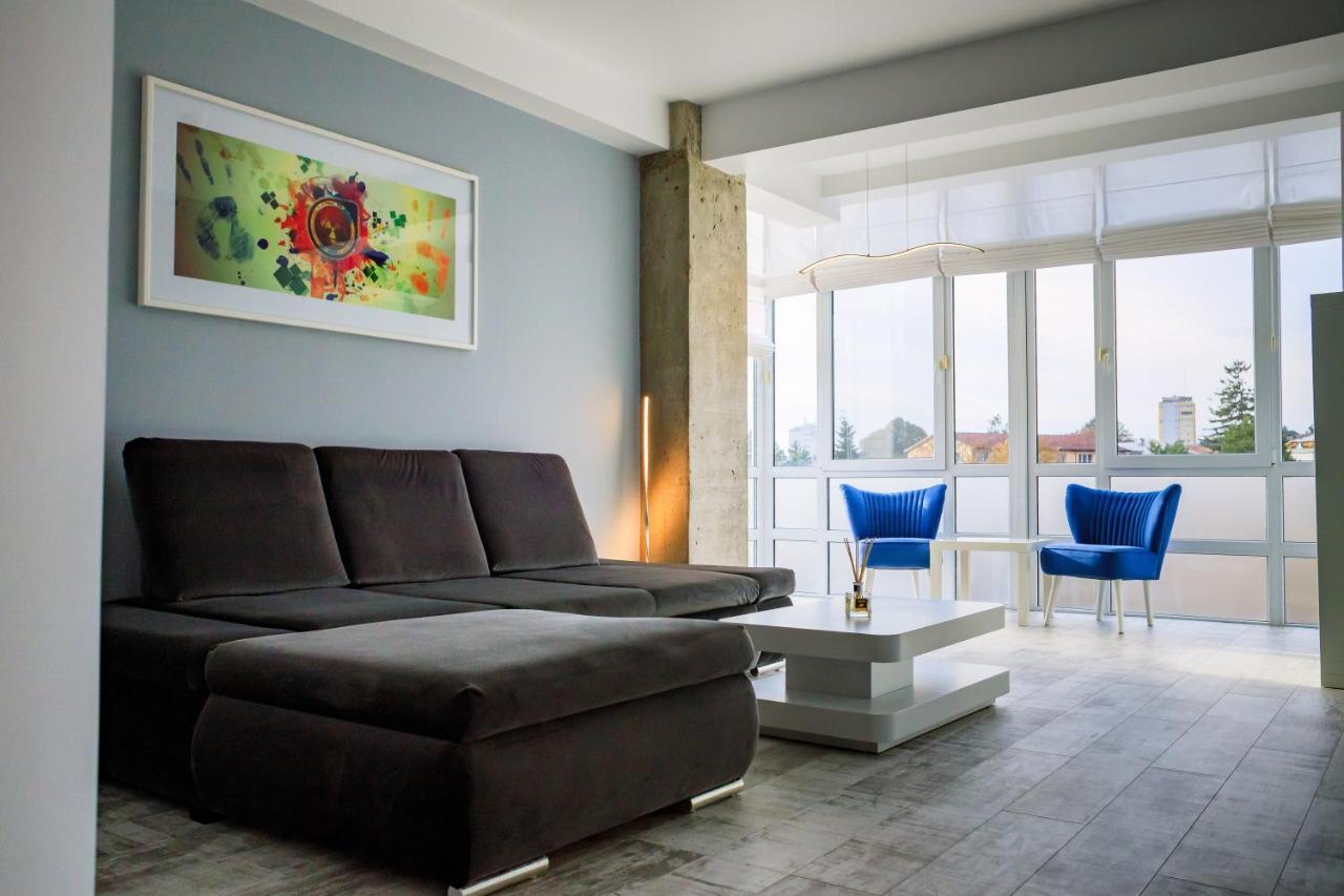 Central Bliss Apartamento Suceava Exterior foto