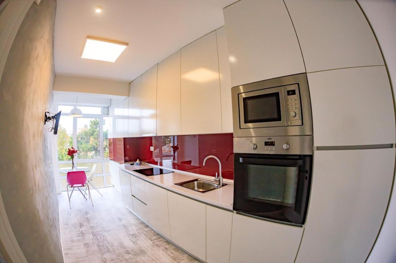 Central Bliss Apartamento Suceava Exterior foto