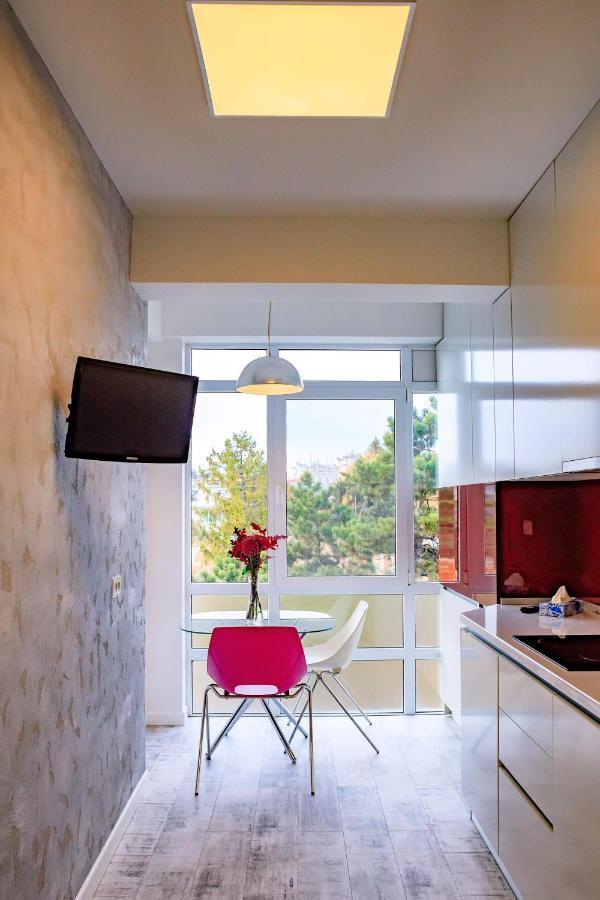 Central Bliss Apartamento Suceava Exterior foto